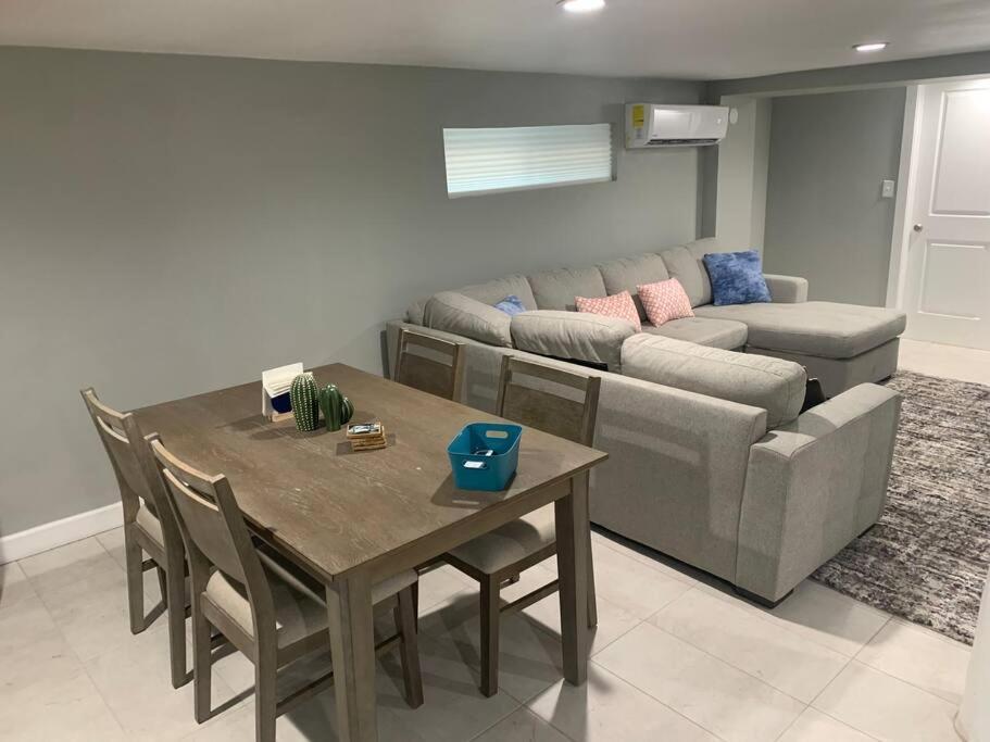 Stylish Basement Studio In Central El Paso - Very Spacious Exteriör bild